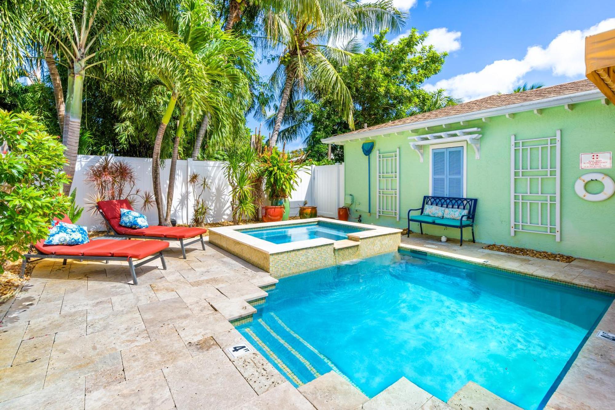Heated Pool-spa & Putting Green! Walk To The Ave, 1mi To Beach! * Delray Beach