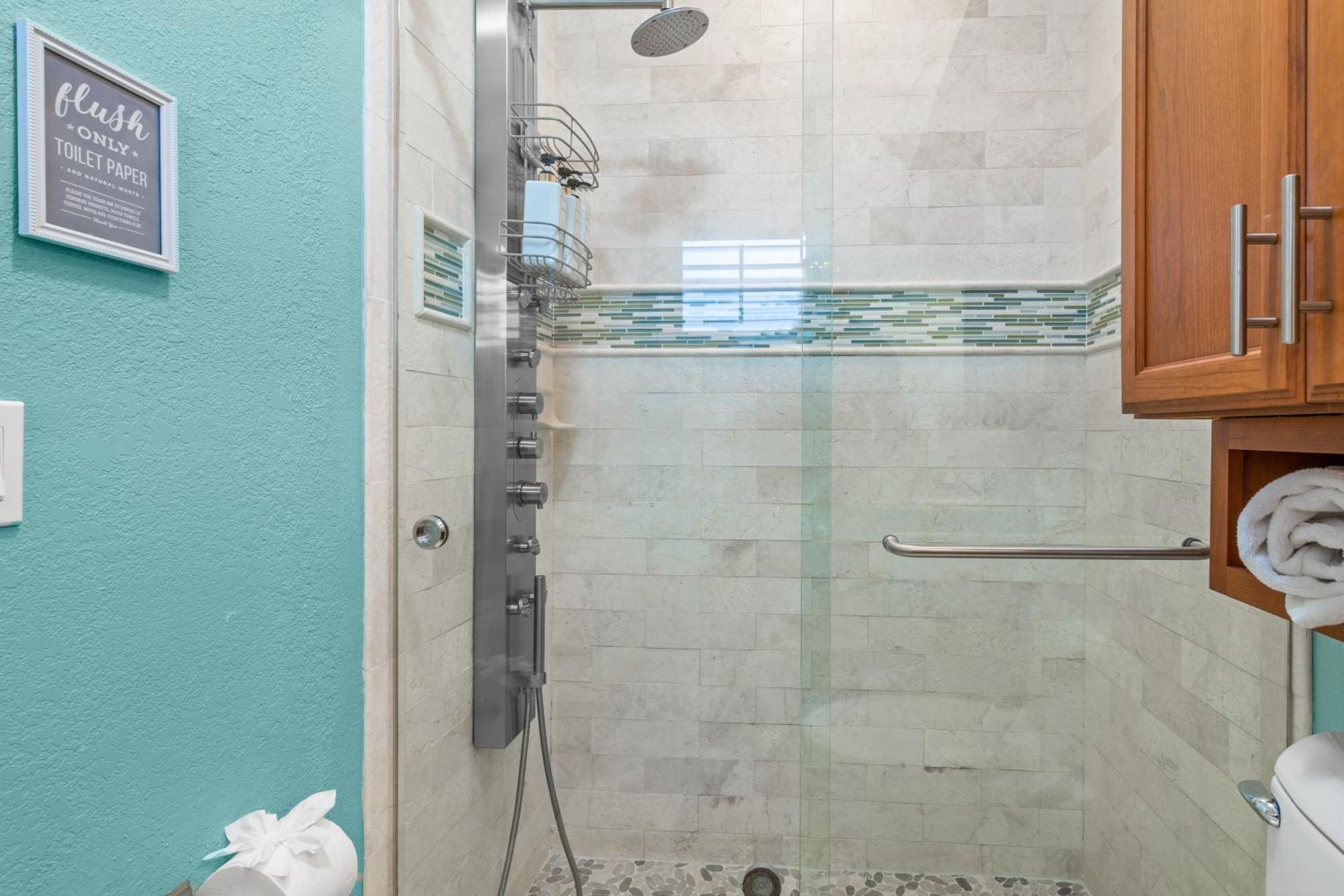 Heated Pool-spa & Putting Green! Walk To The Ave, 1mi To Beach! * Delray Beach