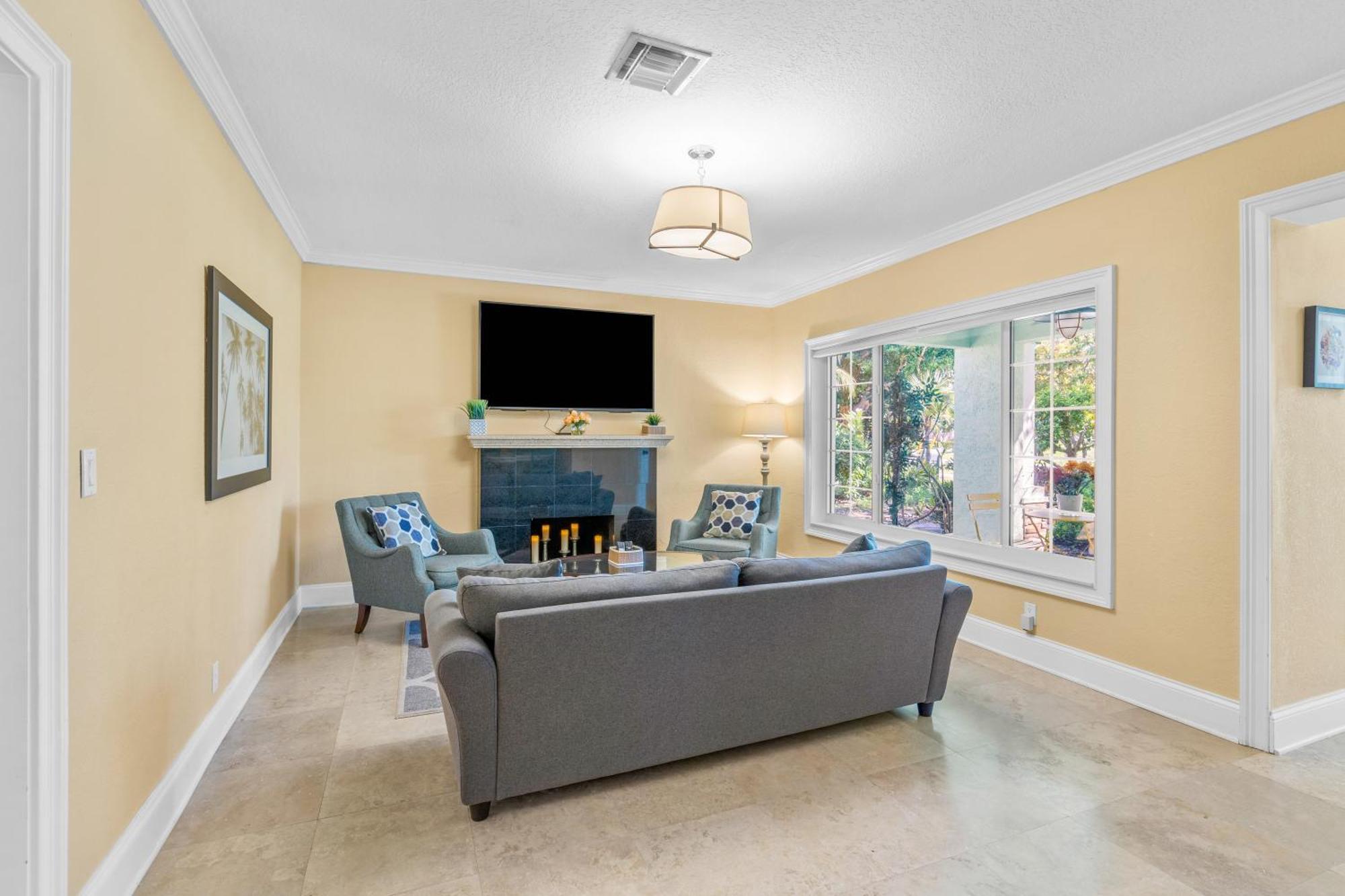 Heated Pool-spa & Putting Green! Walk To The Ave, 1mi To Beach!