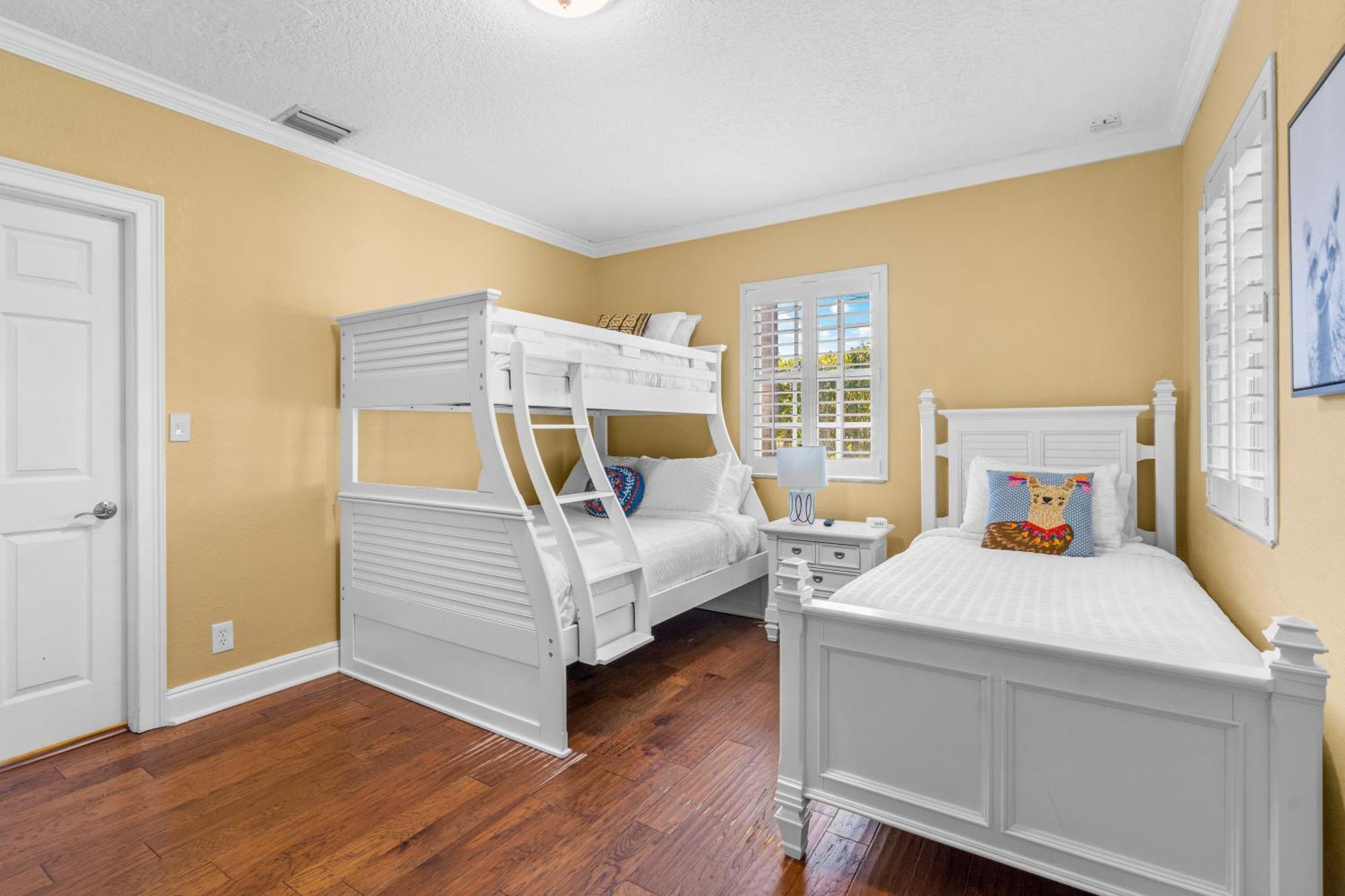Heated Pool-spa & Putting Green! Walk To The Ave, 1mi To Beach! * Delray Beach