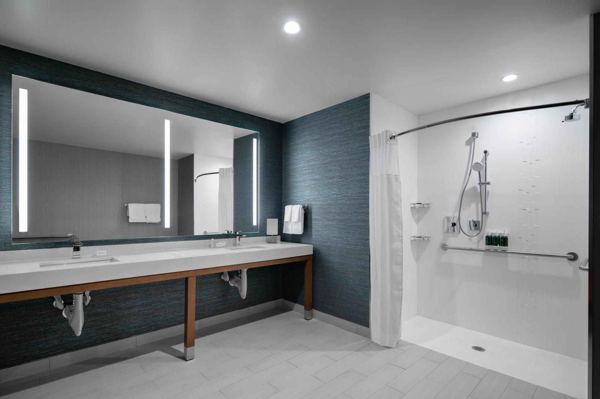 Courtyard By Marriott Delray