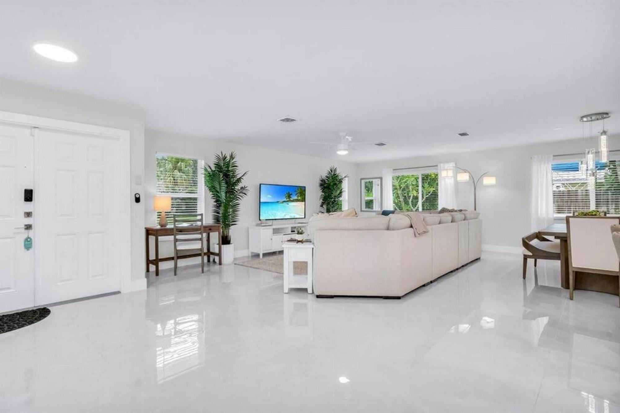 Villa Luxury Designer Delray Beach. 10 Min To The Beach!