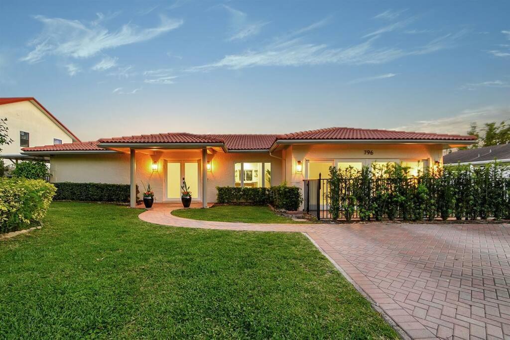 Villa Tropical Palms House *