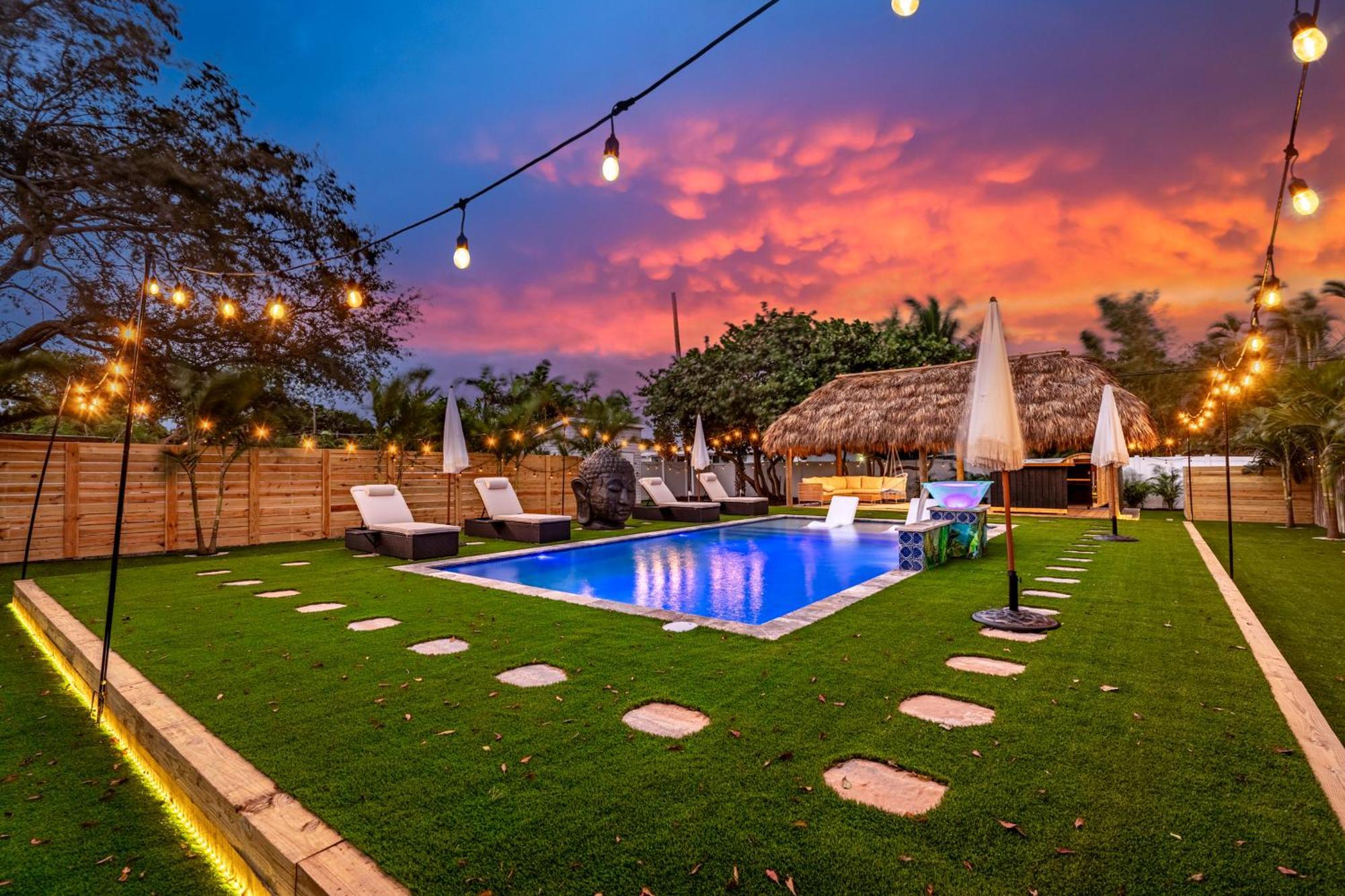 Bali Inspired With Heated Pool, Sauna And Hot Tub! Close To And Atlantic Ave