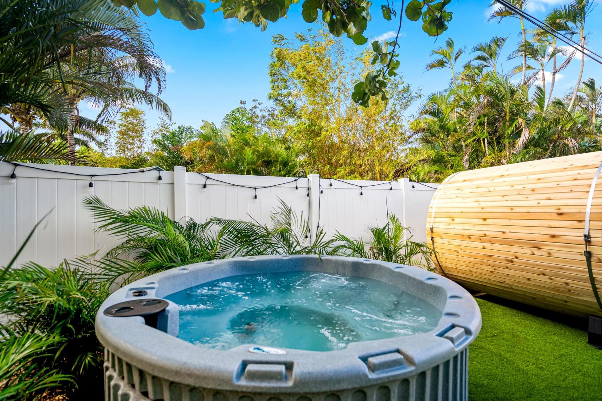 Apartment Bali Inspired With Heated Pool, Sauna And Hot Tub! Close To And Atlantic Ave