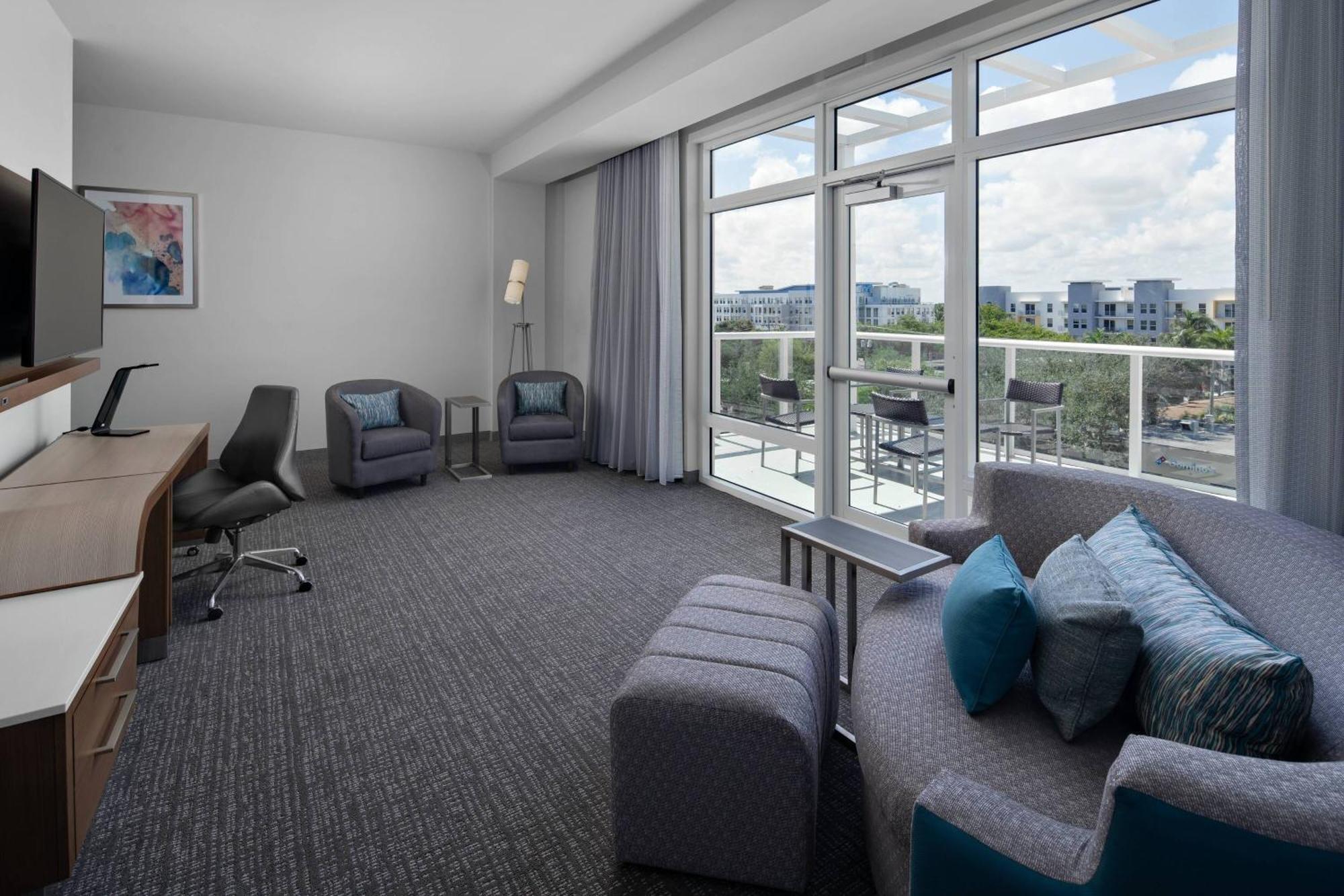 Courtyard By Marriott Delray Hotel