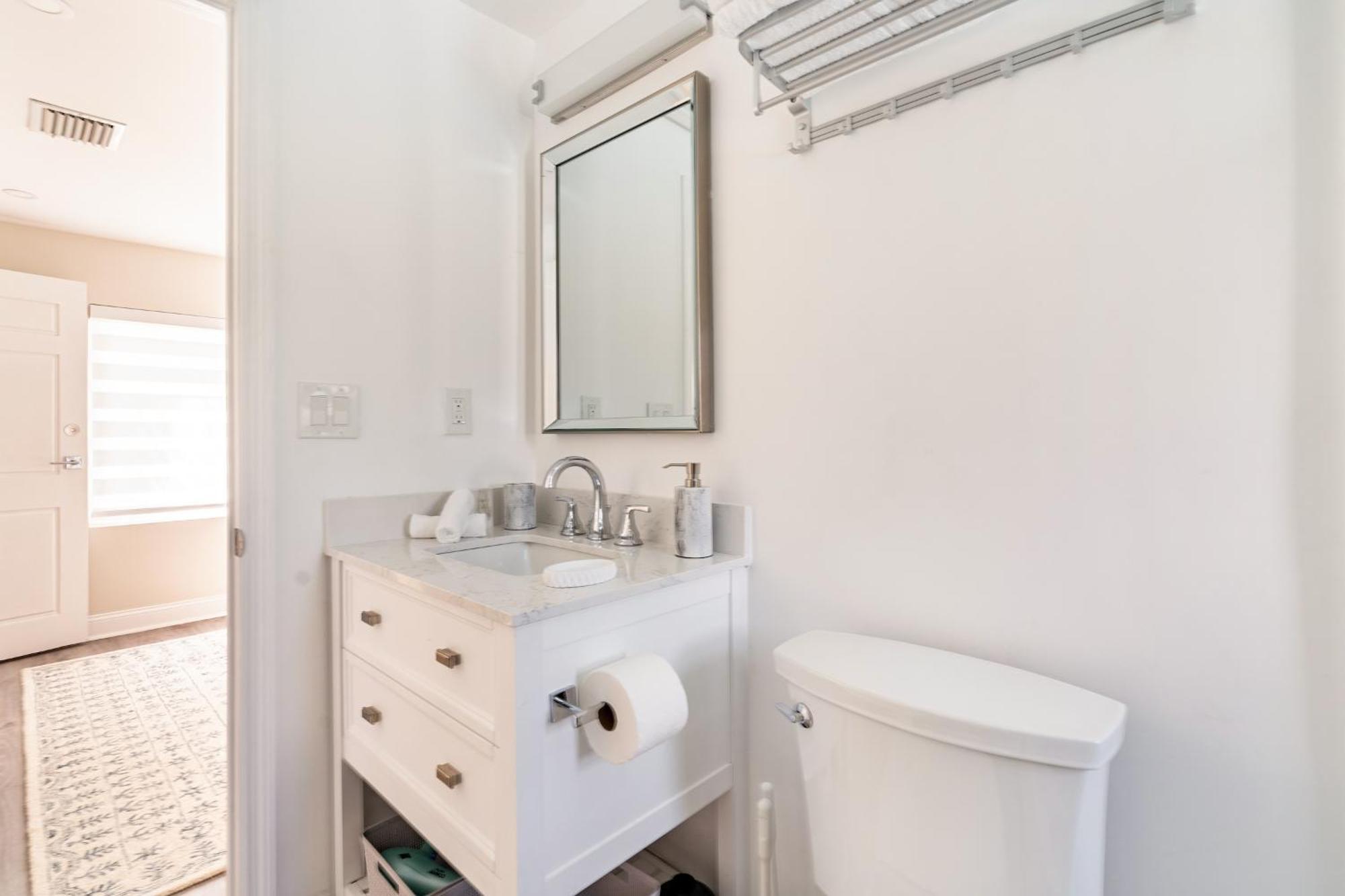 Delray Oasis: Pool, Gazebo & Access Holiday home *