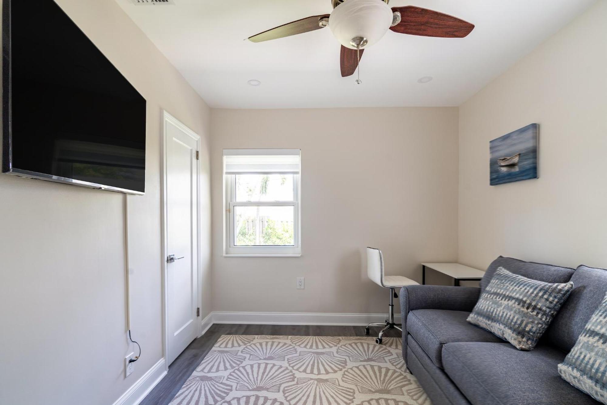 Delray Oasis: Pool, Gazebo & Access Delray Beach