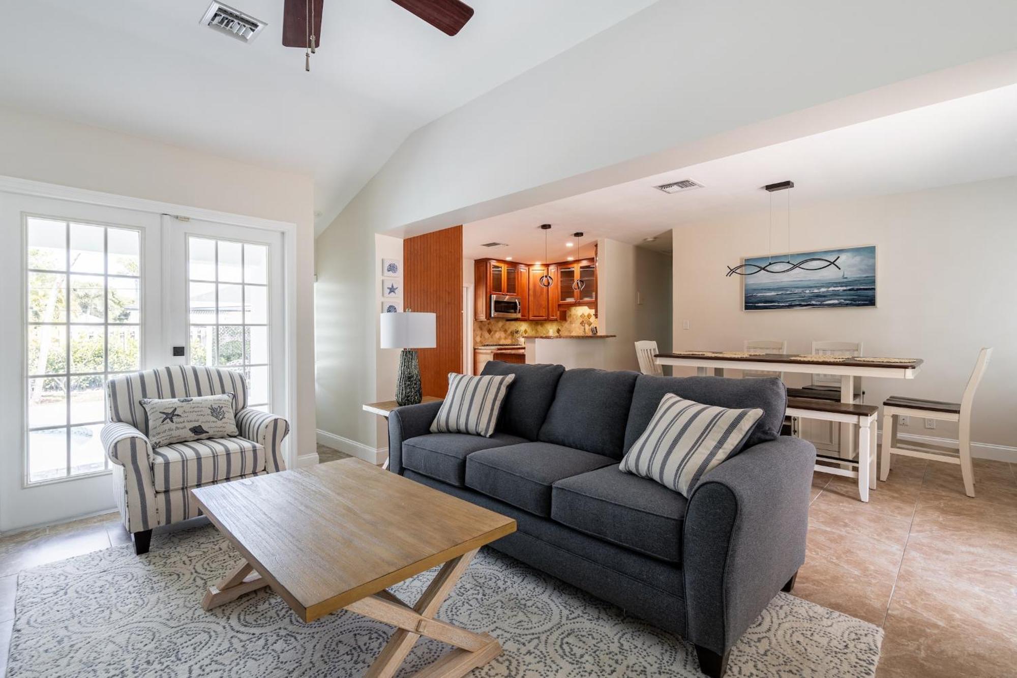 Delray Oasis: Pool, Gazebo & Access