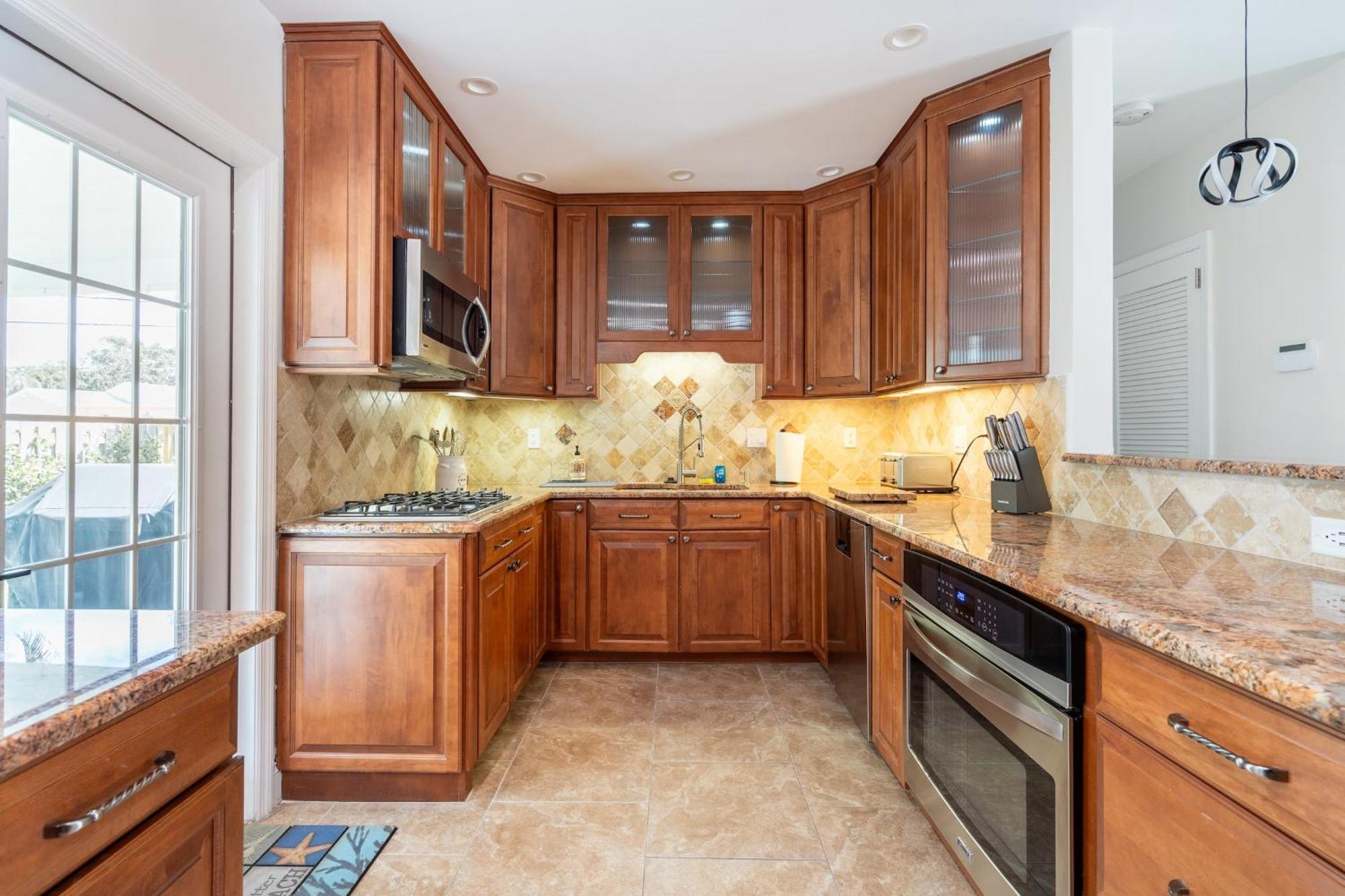 Delray Oasis: Pool, Gazebo & Access Delray Beach
