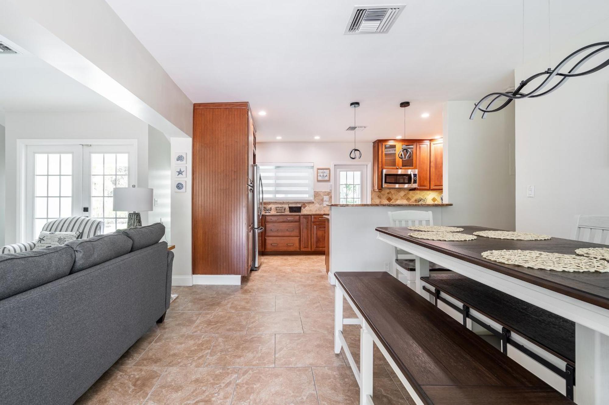 Delray Oasis: Pool, Gazebo & Access Holiday home