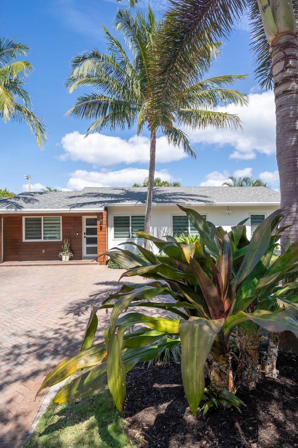 Delray Oasis: Pool, Gazebo & Access Holiday home