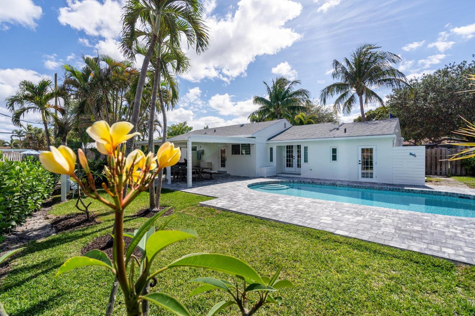 Delray Oasis: Pool, Gazebo & Access Holiday home Delray Beach