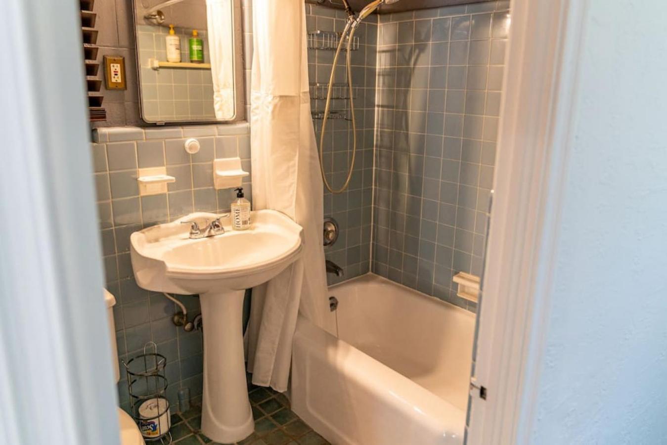 Apartment Hidden Gem Off Atlantic Ave, Just Steps From *