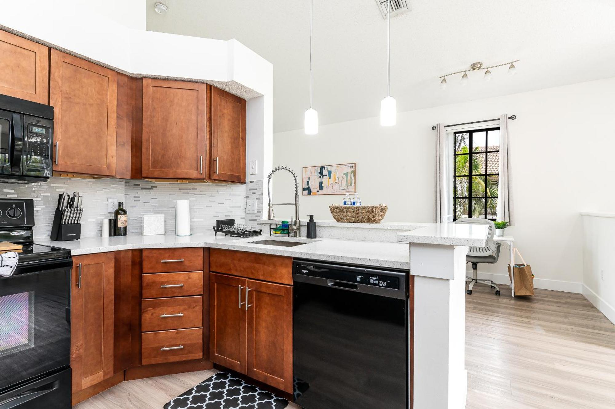 Newly Remodeled Lakefront Oasis Apartment Delray Beach