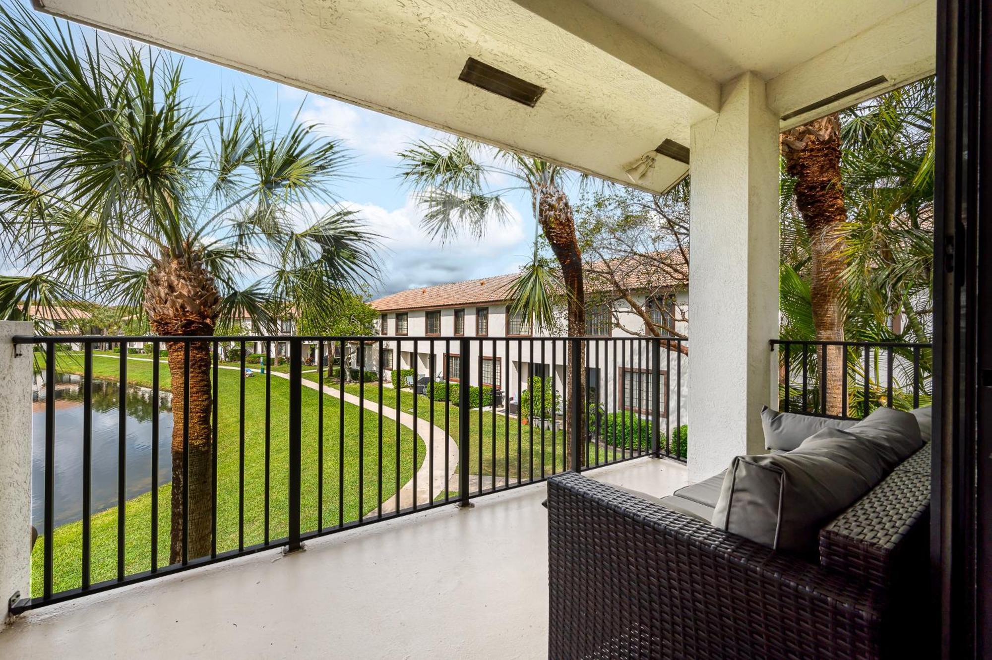Newly Remodeled Lakefront Oasis *