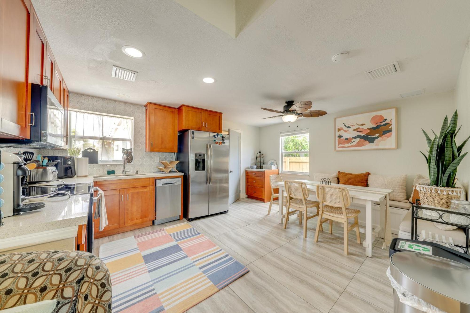 Holiday home Bright Near Atlantic Ave And Delray Beach!