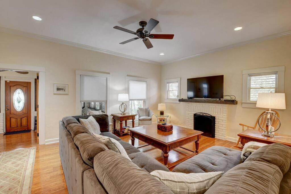 Holiday home Historic Spacious Two Blocks To Atlantic Avenue