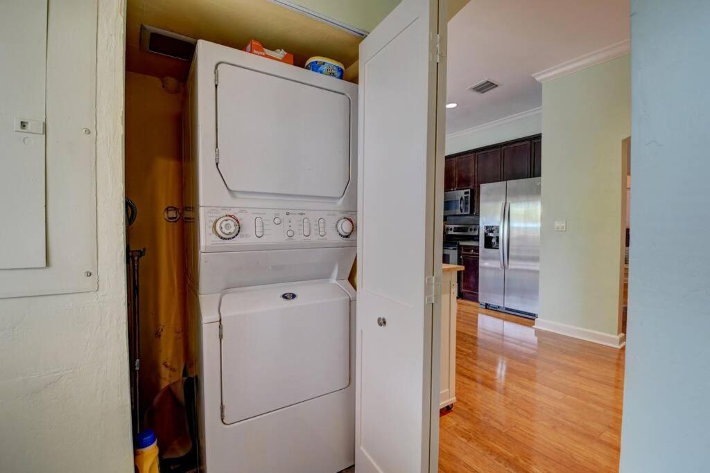 Historic Spacious Two Blocks To Atlantic Avenue Holiday home *