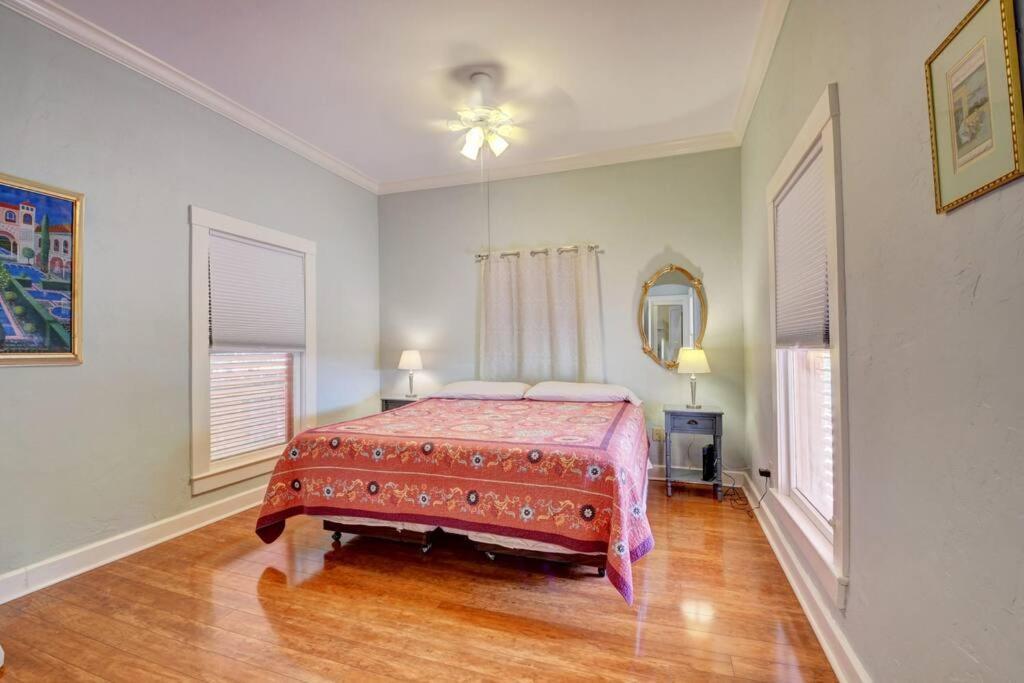 Historic Spacious Two Blocks To Atlantic Avenue Holiday home *