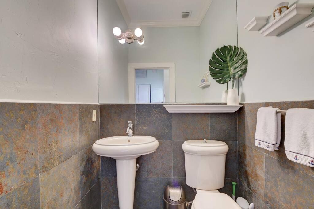 Holiday home Historic Spacious Two Blocks To Atlantic Avenue