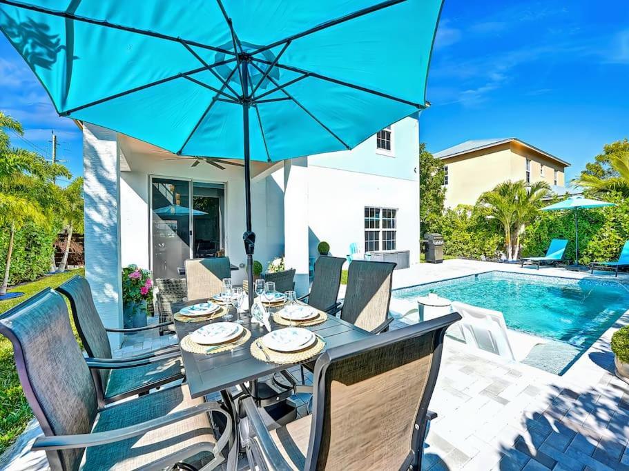 New Designer's Dream Oasis Heated Pool, Large Patio, Close To The Ave Delray Beach