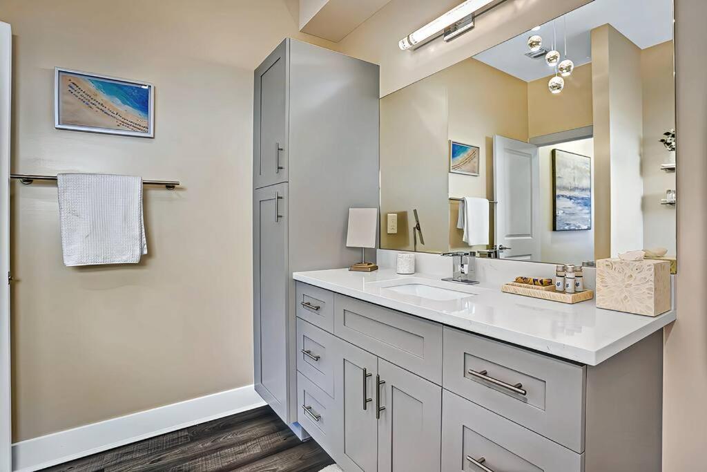 New Designer's Dream Oasis Heated Pool, Large Patio, Close To The Ave Delray Beach