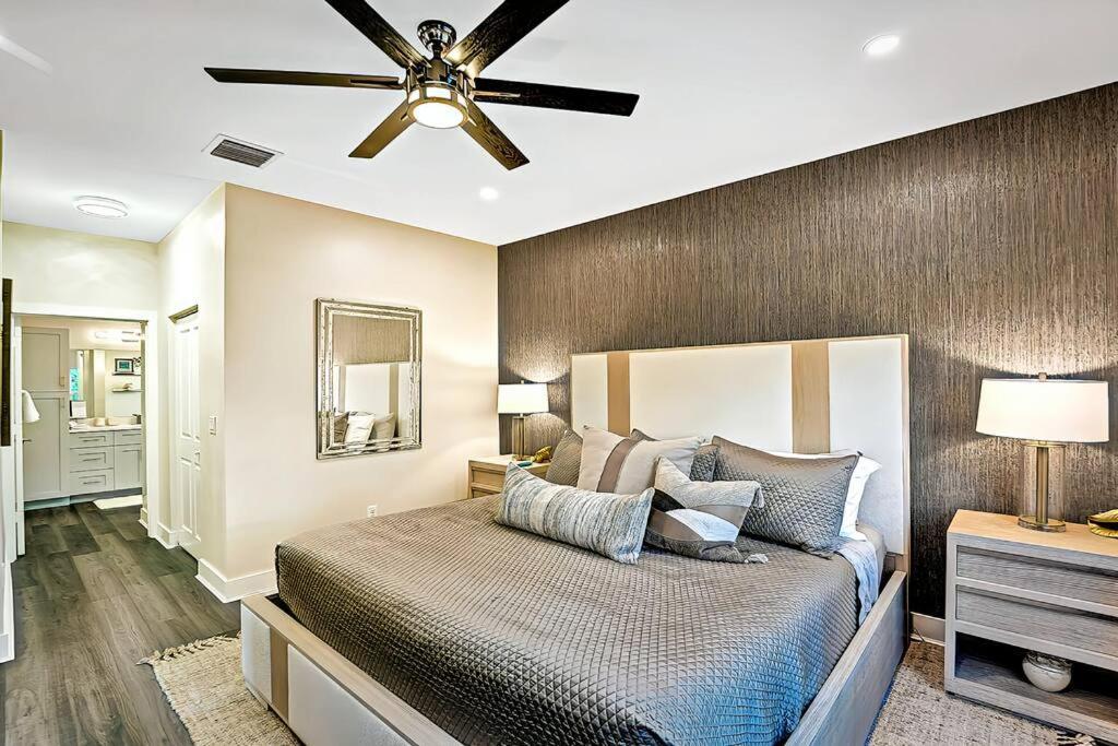 New Designer's Dream Oasis Heated Pool, Large Patio, Close To The Ave Delray Beach