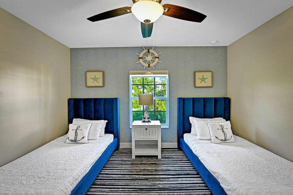 New Designer's Dream Oasis Heated Pool, Large Patio, Close To The Ave Holiday home Delray Beach