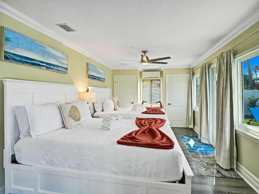 New Stunning Delray Waterfront Oasis - Heated Pool, Spa, Canal, Dock, Huge Patio, Pool Table! * Delray Beach