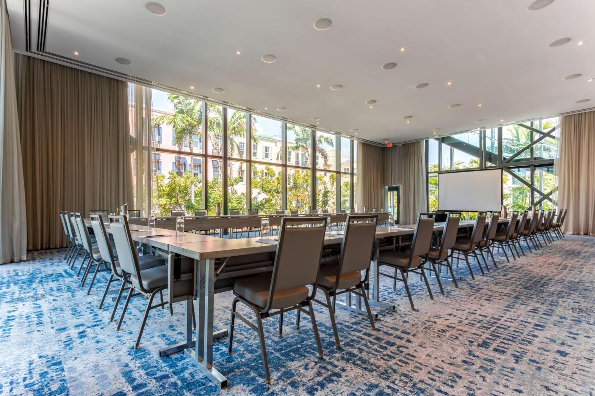 Hotel The Ray Delray Beach, Curio Collection By Hilton