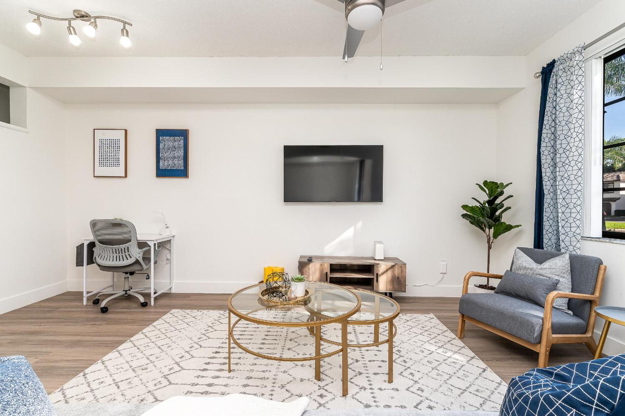 Newly Renovated Delray Townhome *