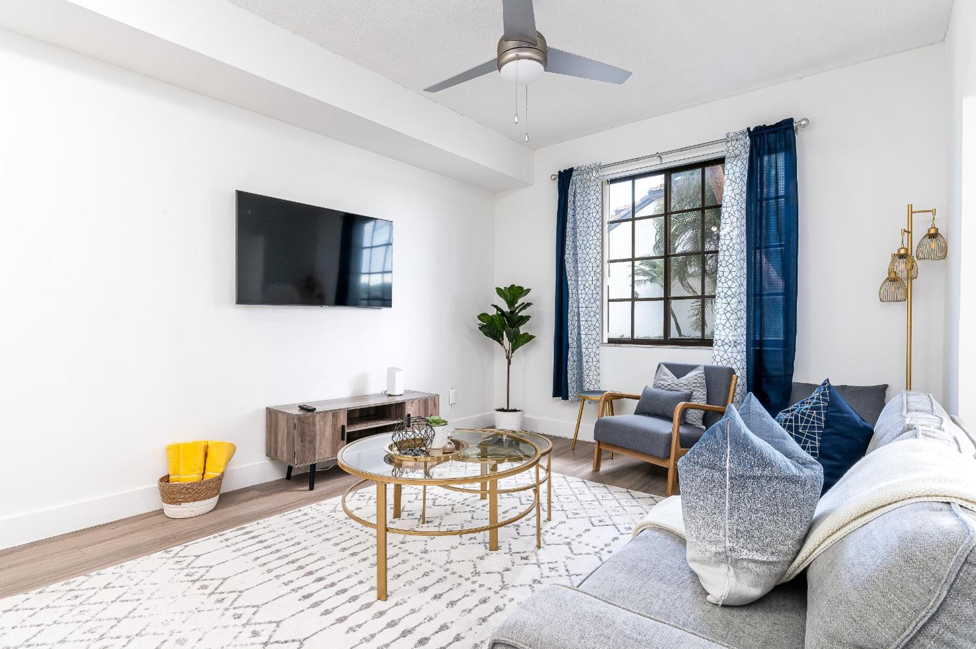Apartment Newly Renovated Delray Townhome