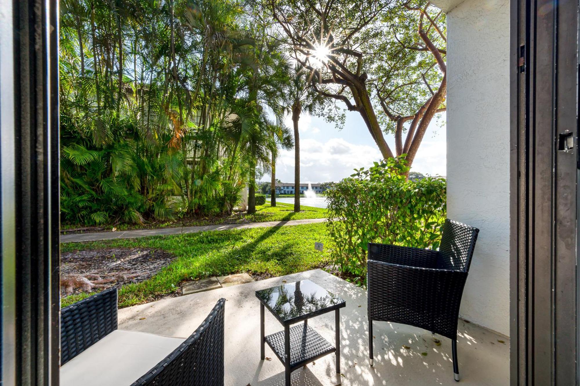 Newly Renovated Delray Townhome Apartment Delray Beach