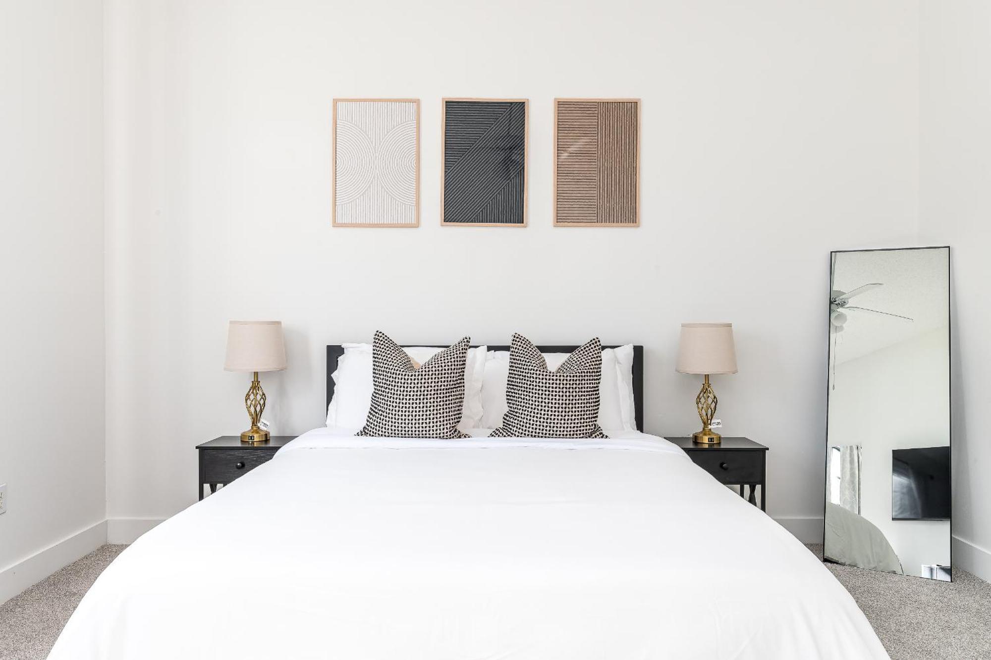 Apartment Newly Renovated Delray Townhome *