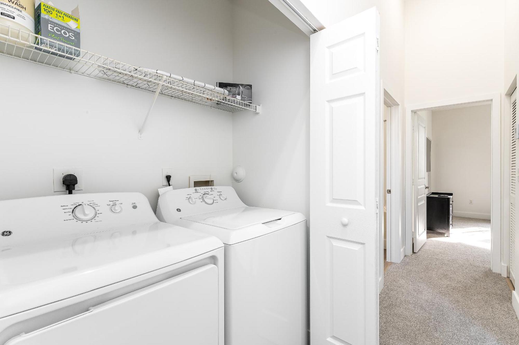 Apartment Newly Renovated Delray Townhome *