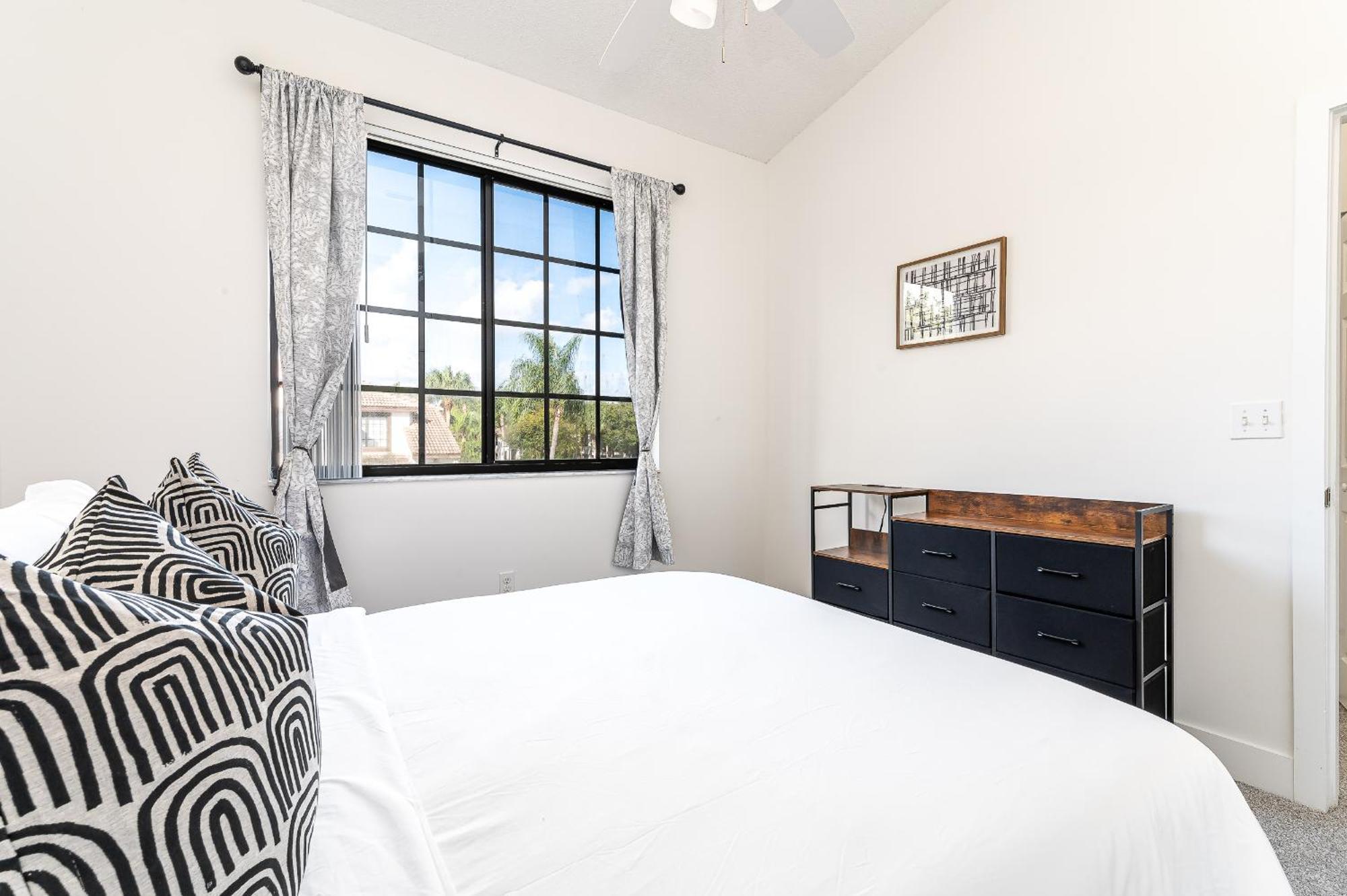 Newly Renovated Delray Townhome Apartment Delray Beach