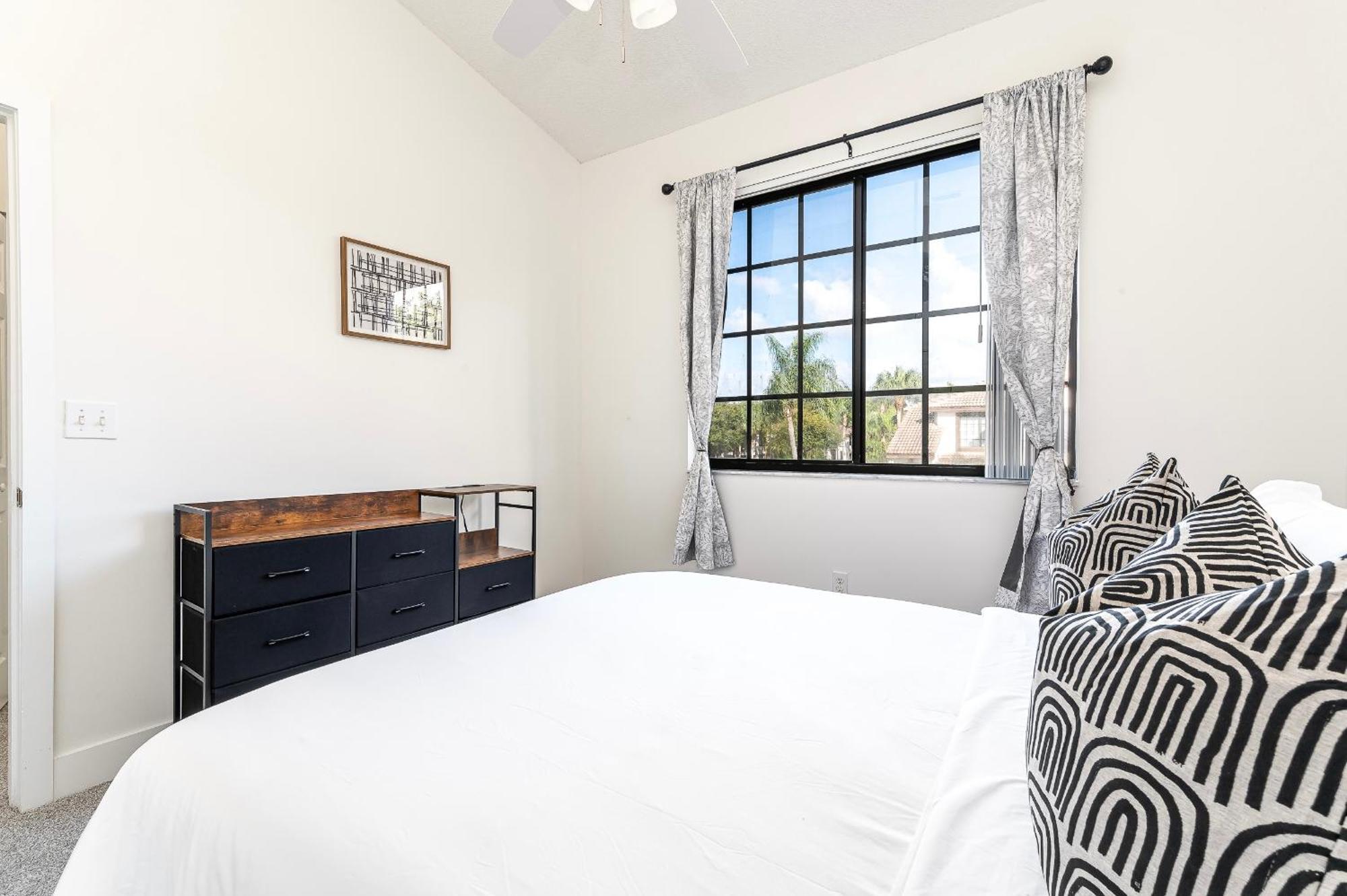 Bright Open Townhome Delray *