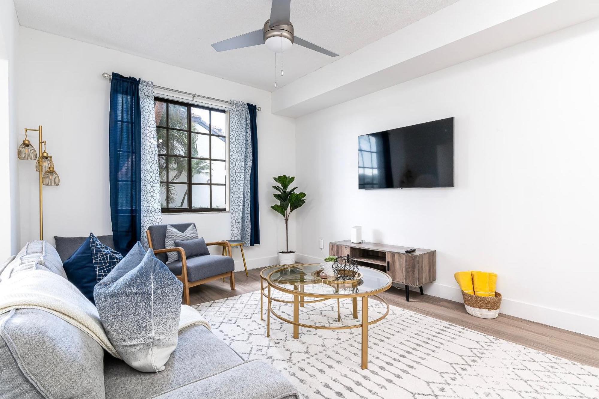 Bright Open Townhome Delray Delray Beach