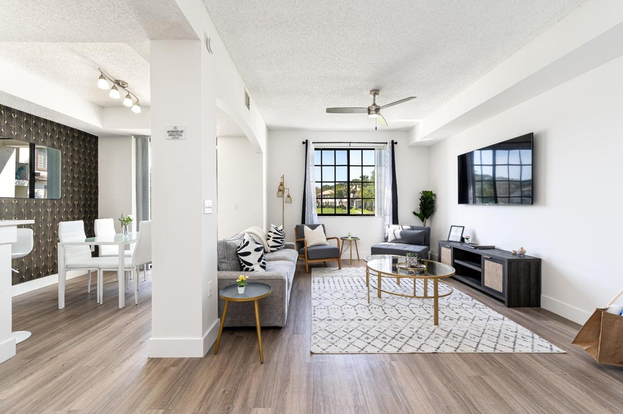 Newly Renovated Townhome With King Bed * Delray Beach