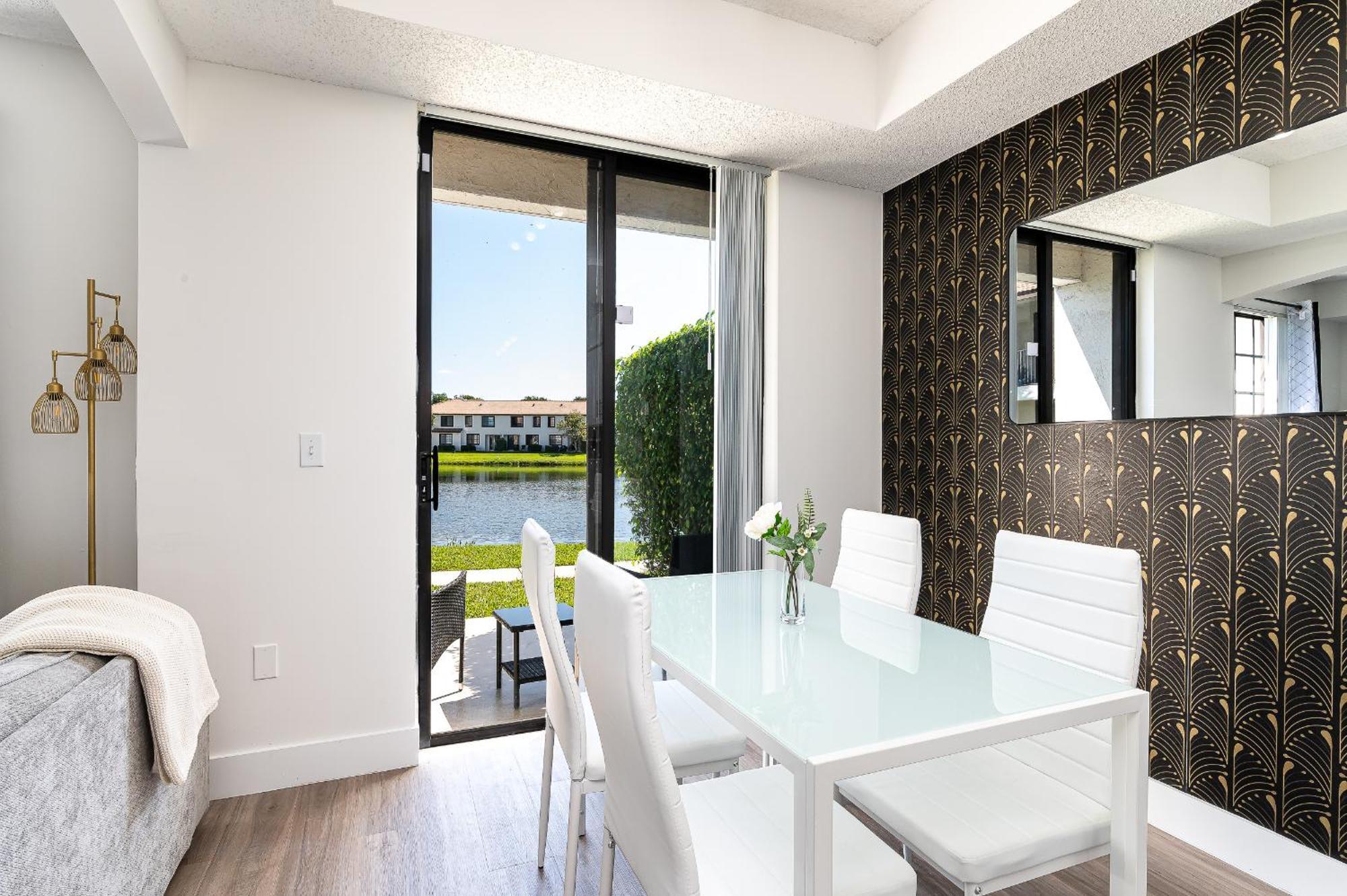 Newly Renovated Townhome With King Bed Apartment Delray Beach