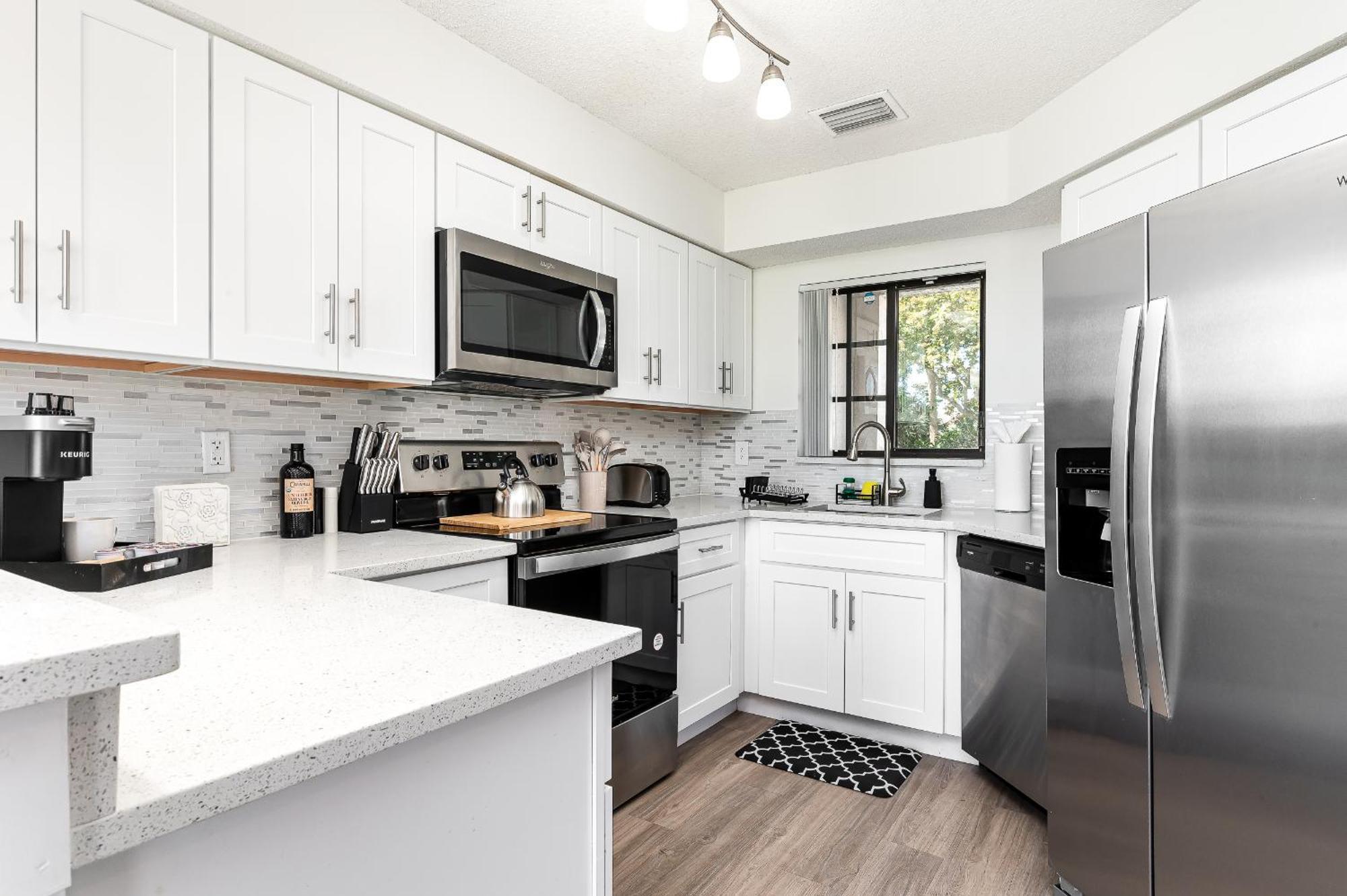 Newly Renovated Townhome With King Bed Apartment Delray Beach