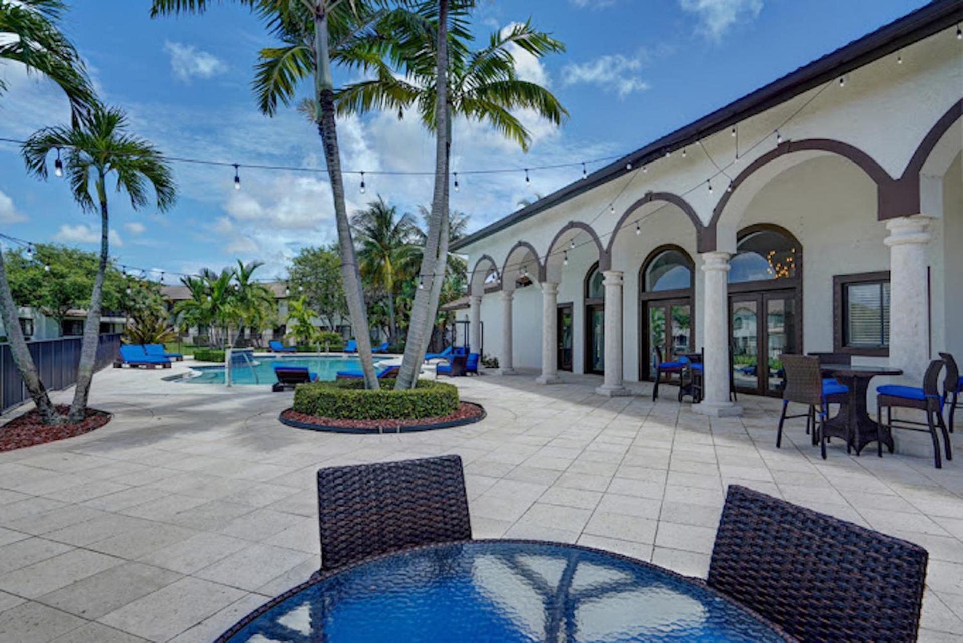 Newly Renovated Townhome With King Bed * Delray Beach