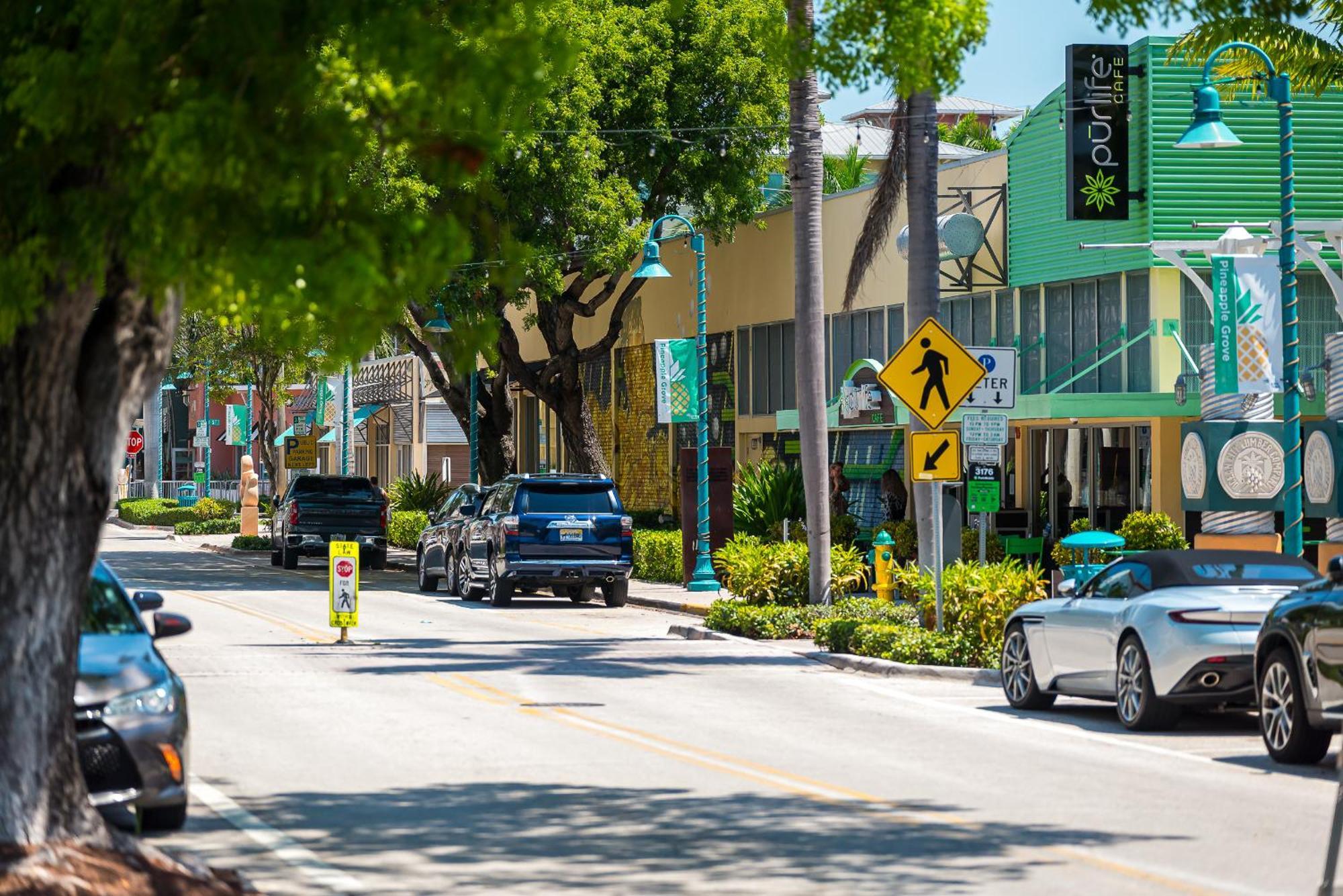 Apartment Newly Renovated Townhome With King Bed Delray Beach