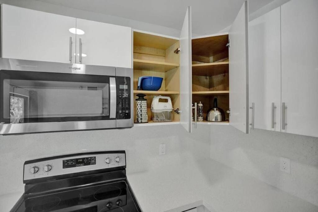 Delray 3bd & Pool With Game Room, 10 Guests Holiday home Delray Beach