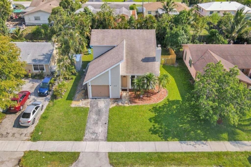 Delray 3bd & Pool With Game Room, 10 Guests * Delray Beach