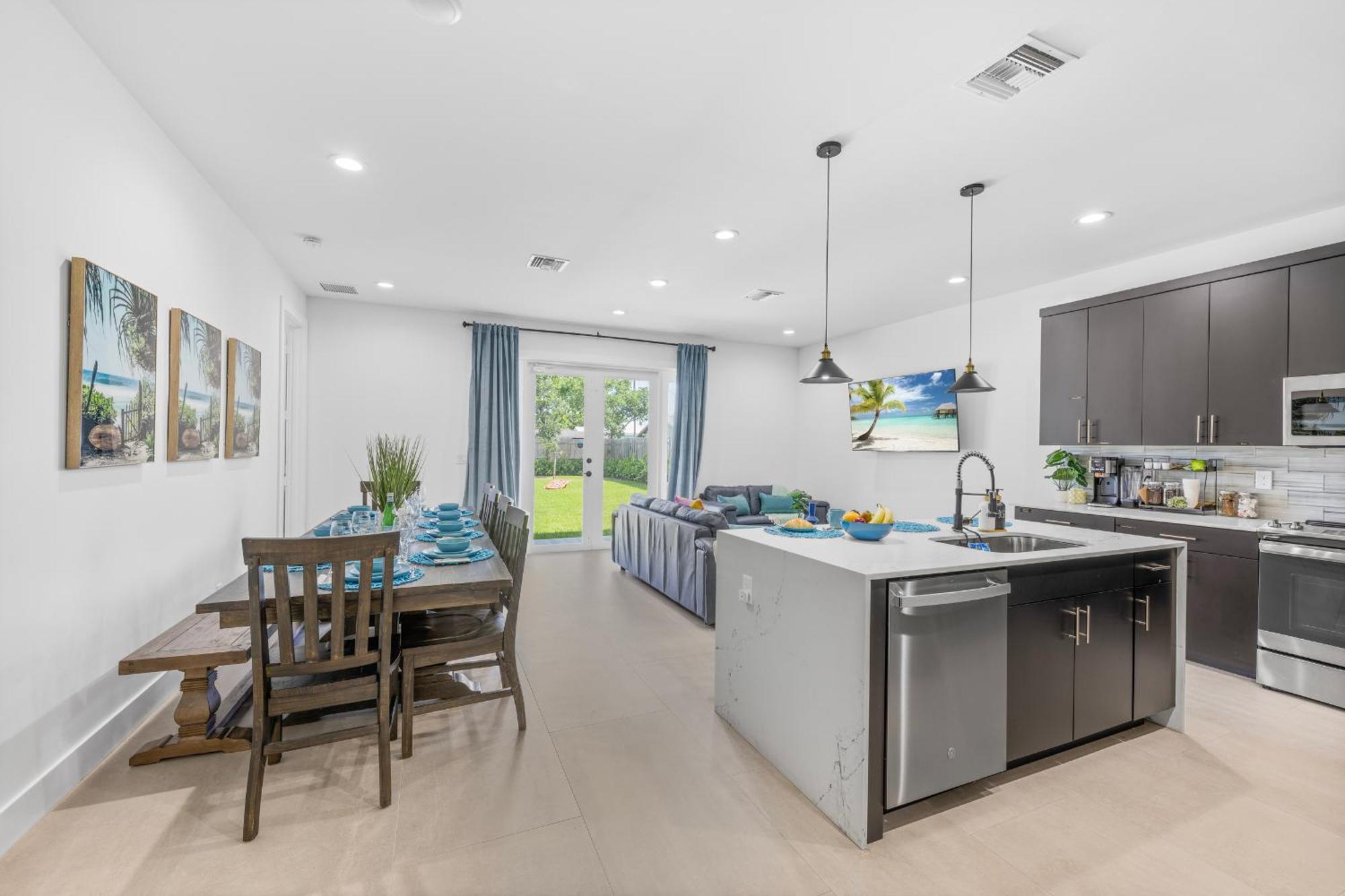 Luxe Comfy Villa, Pool, Location, Parking * Delray Beach