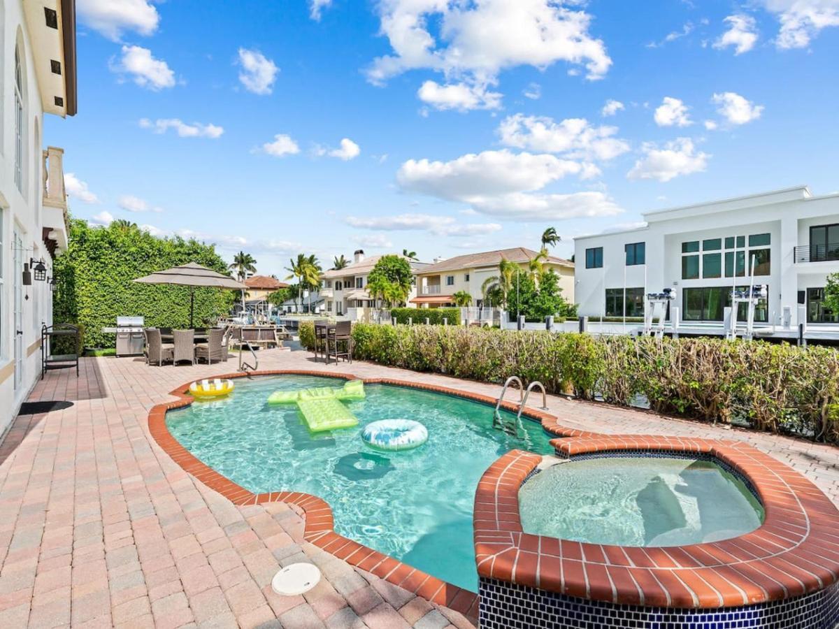 Holiday home Private Luxury Waterfront Mansion I Heated Pool And Hot Tub *