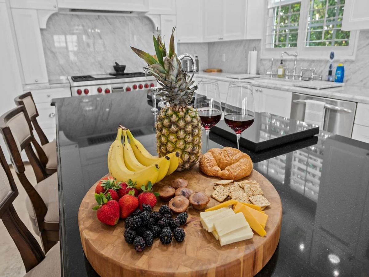 Private Luxury Waterfront Mansion I Heated Pool And Hot Tub Delray Beach