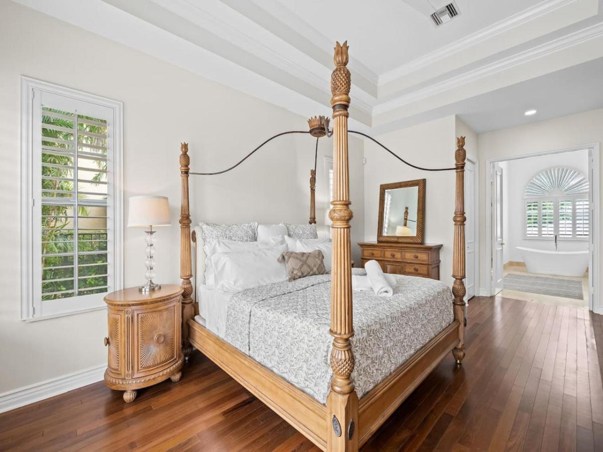 Private Luxury Waterfront Mansion I Heated Pool And Hot Tub * Delray Beach